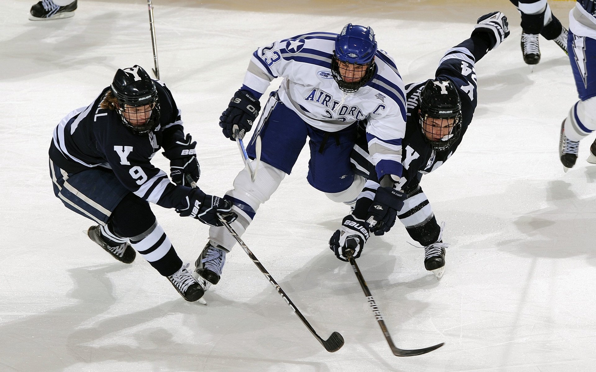 3-1!曼城狂造3神迹,哈兰德双响打崩黑马,瓜帅盛赞比肩梅罗凭啥?
